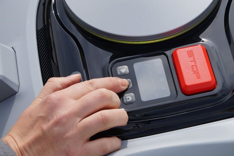 Die u0022oku0022 Taste bestätigt die zuvor getätigten Einstellungen Die u0022oku0022 Taste bestätigt die zuvor getätigten Einstellungen