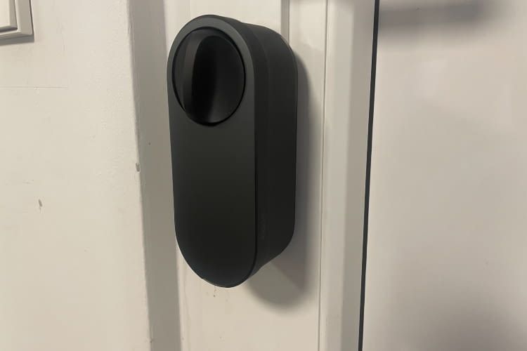 An der Tür installiert zieht das Aqara U200 auf jeden Fall die Blicke auf sich An der Tür installiert zieht das Aqara U200 auf jeden Fall die Blicke auf sich