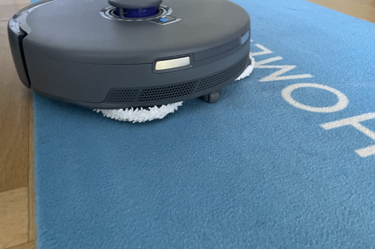 Die Mopps des Narwal Freo Z10 Ultra heben auf Teppichen 12 Millimeter an Die Mopps des Narwal Freo Z10 Ultra heben auf Teppichen 12 Millimeter an