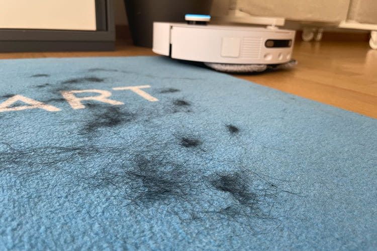 Im Härtetest überzeugte der Dreame mit steuerbarer Seitenbürste Im Härtetest überzeugte der Dreame mit steuerbarer Seitenbürste