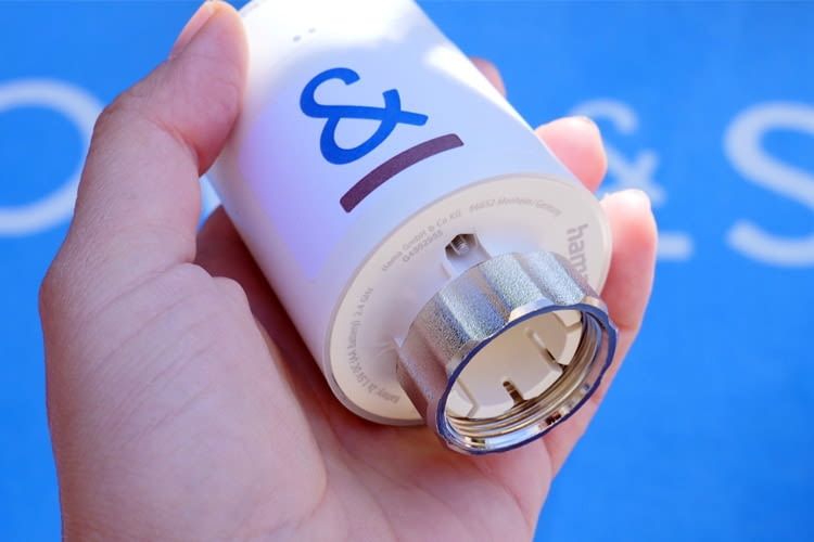 Viele intelligente Thermostate lassen sich einfach an den vorhandenen Heizkörper anschrauben Viele intelligente Thermostate lassen sich einfach an den vorhandenen Heizkörper anschrauben