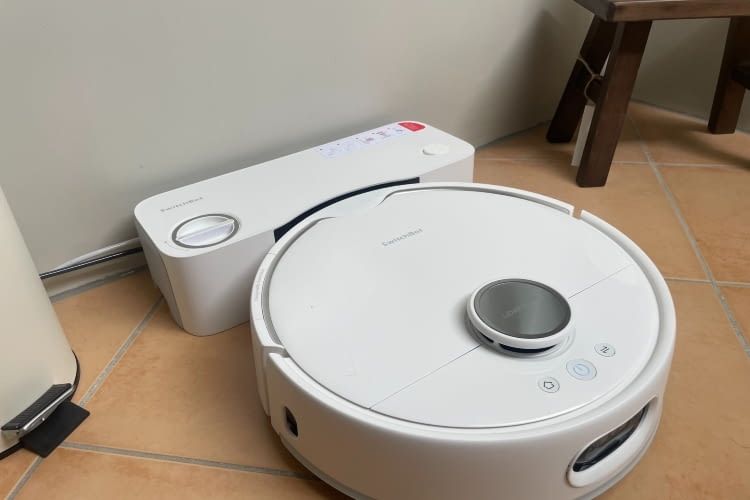 Die Wasserstation des S10 benötigt mit Festwasseranschluss sehr wenig Platz Die Wasserstation des S10 benötigt mit Festwasseranschluss sehr wenig Platz