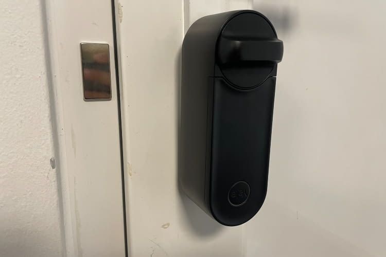 Das Yale Linus L2 ist in Schwarz und Silber erhältlich Das Yale Linus L2 ist in Schwarz und Silber erhältlich