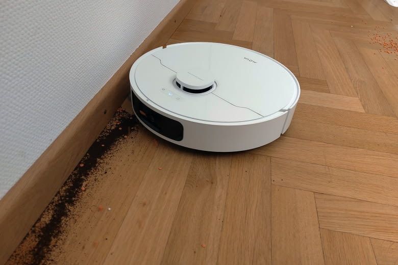 Kaffeesatz an Kanten abzusaugen gelang bei uns nur mittelmäßig Kaffeesatz an Kanten abzusaugen gelang bei uns nur mittelmäßig