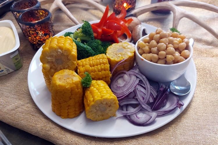 Hier sind einige Zutaten aus unserem Raclette-Test zu sehen Hier sind einige Zutaten aus unserem Raclette-Test zu sehen