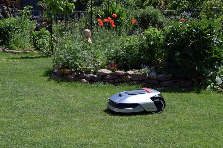 Dreame A1 navigierte im Test per Laser durch den Garten Dreame A1 navigierte im Test per Laser durch den Garten