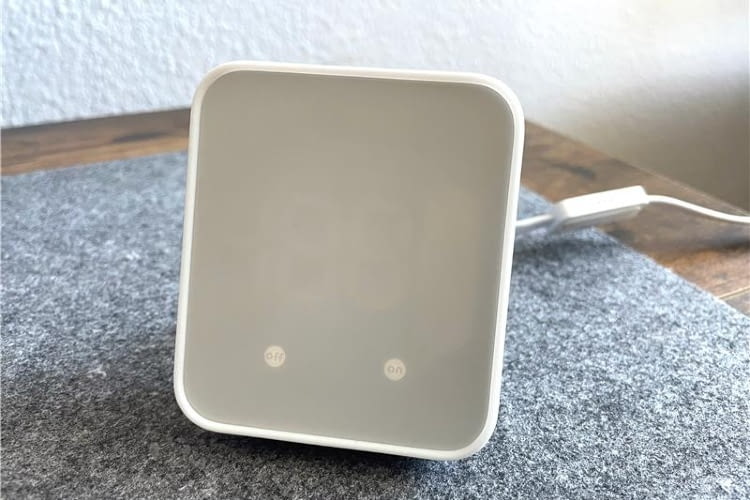 Der Switch Bot Hub 2 mit ausgeschaltetem Display Der Switch Bot Hub 2 mit ausgeschaltetem Display