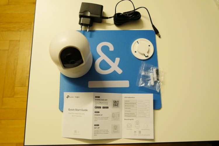 Die Tape C210 Sicherheitskamera wird mit allen nötigen Utensilien geliefert Die Tape C210 Sicherheitskamera wird mit allen nötigen Utensilien geliefert