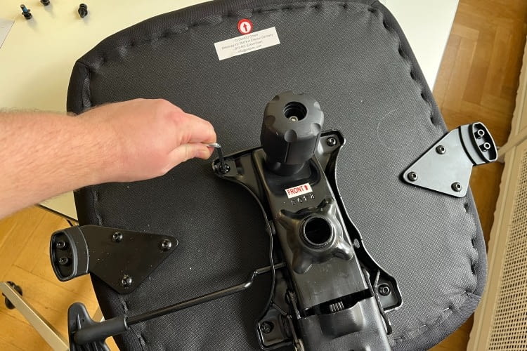 Der Aufbau des Clouvou Cleverseat war kinderleicht Der Aufbau des Clouvou Cleverseat war kinderleicht