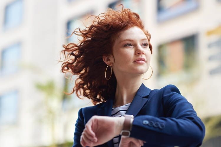 Smartwatches gibt es passend zu Business Outfits oder Freizeit-Looks Smartwatches gibt es passend zu Business Outfits oder Freizeit-Looks