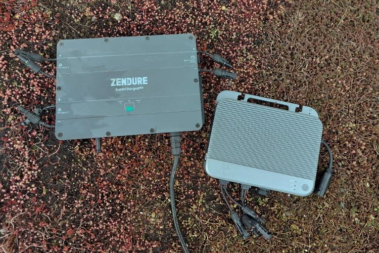 Der Smart Hub 1200 ist nochmals größer als SolarFlow 800 Der Smart Hub 1200 ist nochmals größer als SolarFlow 800