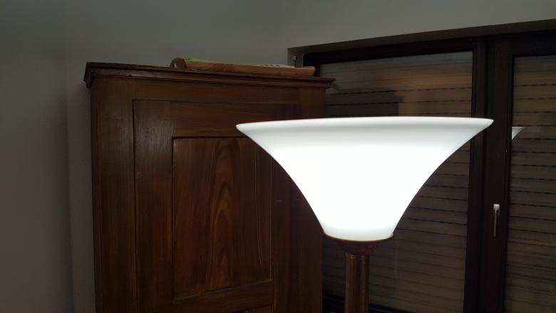 Osram Lightfy Basisstation LED Birne zuhause Osram Lightfy Basisstation LED Birne zuhause