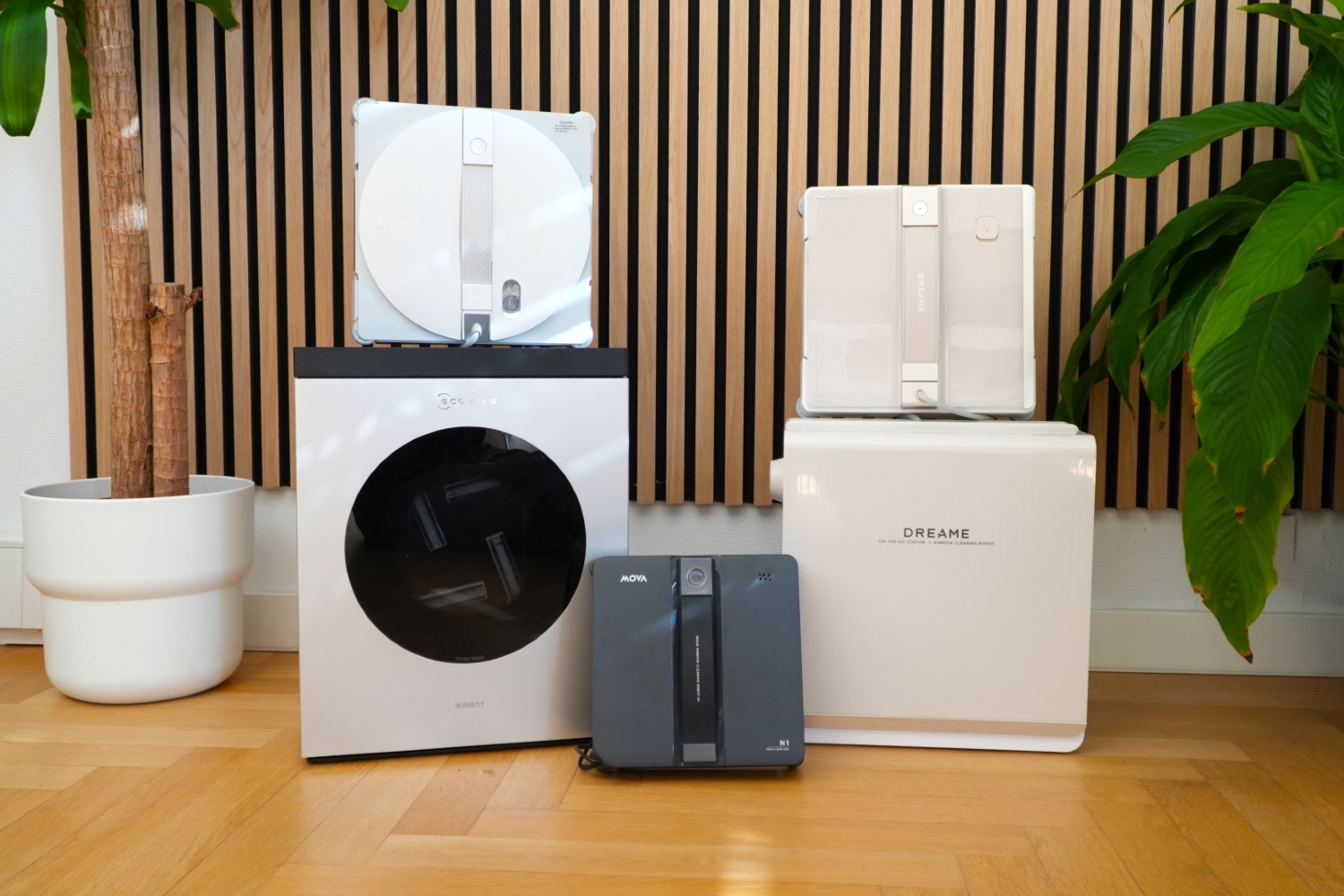 Fensterputzroboter im Alltagstest: ECOVACS WINBOT W3 OMNI vorn