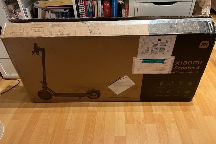 Die Verpackung des Xiaomi E Scooter 4 ist sehr übersichtlich Die Verpackung des Xiaomi E Scooter 4 ist sehr übersichtlich
