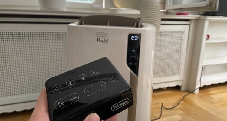 De’Longhi Pinguino PAC EL112 CST bringt eine praktische Fernbedienung mit De’Longhi Pinguino PAC EL112 CST bringt eine praktische Fernbedienung mit