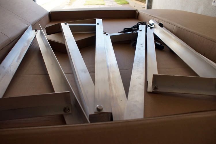 So lose sollten die Halterungen eigentlich nicht verpackt sein So lose sollten die Halterungen eigentlich nicht verpackt sein