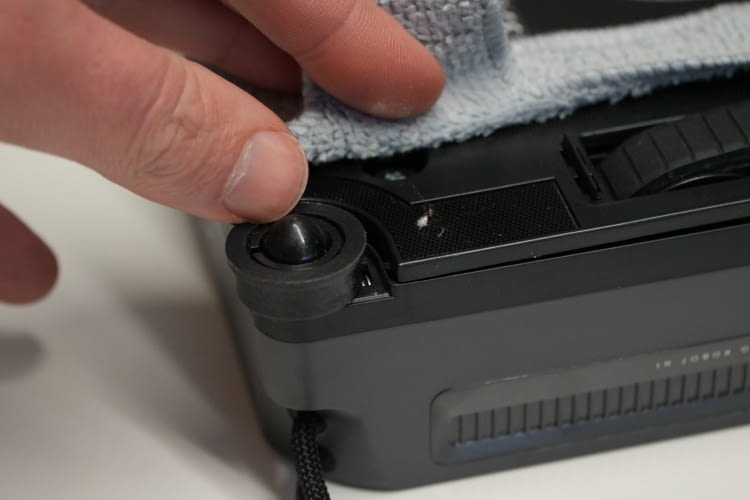 Die gefederten Eckräder haben eingebaute Sensoren. Die gefederten Eckräder haben eingebaute Sensoren.