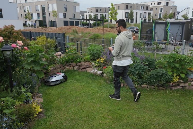 Im Gegensatz zu seinen Vorgängern, haben Nutzer beim kartieren mit dem A2 die Wahl zwischen manueller und automatischer Kartierung Im Gegensatz zu seinen Vorgängern, haben Nutzer beim kartieren mit dem A2 die Wahl zwischen manueller und automatischer Kartierung