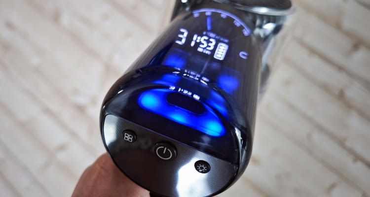 Das Display des Ultenic ist eher unkoventionell Das Display des Ultenic ist eher unkoventionell