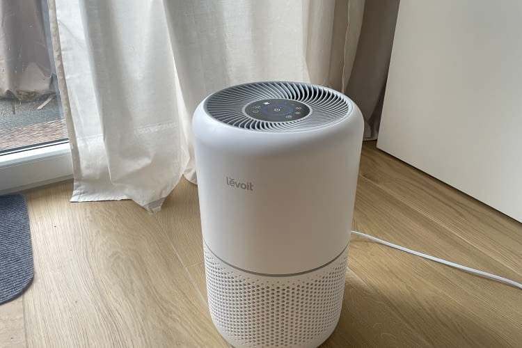 Der Levoit Core 300S ist in Weiß und Grau gehalten. Andere Farben sind nicht verfügbar Der Levoit Core 300S ist in Weiß und Grau gehalten. Andere Farben sind nicht verfügbar