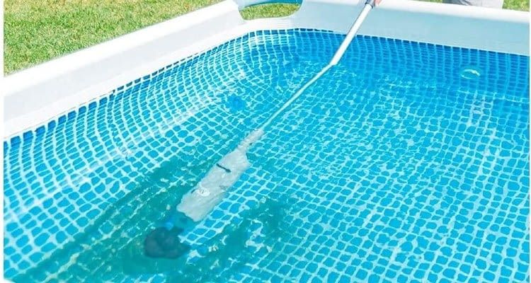 Der Intex ist ein besonders flexibles Modell und gleich für mehrere Beckenarten geeignet Der Intex ist ein besonders flexibles Modell und gleich für mehrere Beckenarten geeignet