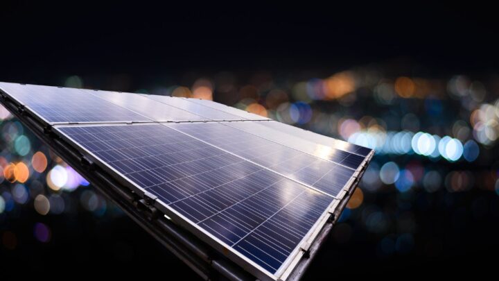 Balkonkraftwerk Nachteinspeisung: Was ist das?