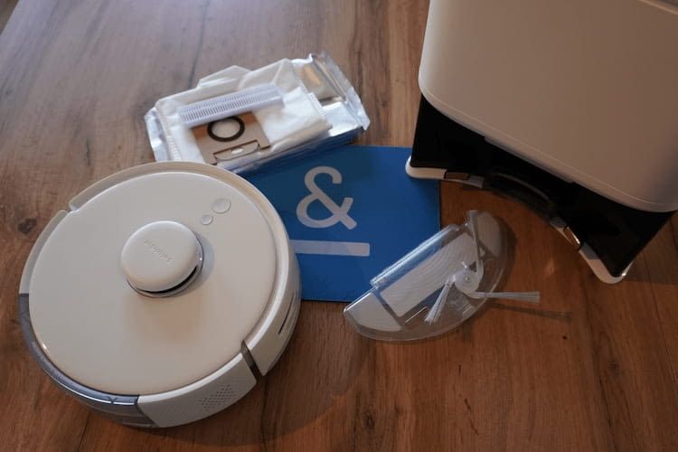 Der Lieferumfang des SwitchBot K10+ ist umfangreich. Der Lieferumfang des SwitchBot K10+ ist umfangreich.