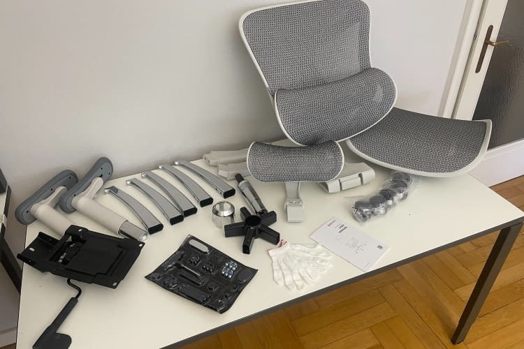 Der umfangreiche Lieferumfang des C300 war gut verpackt und kam ohne Makel bei uns an Der umfangreiche Lieferumfang des C300 war gut verpackt und kam ohne Makel bei uns an