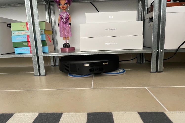 Der T30 Saugroboter passte unter unseren Wohnzimmerschrank Der T30 Saugroboter passte unter unseren Wohnzimmerschrank