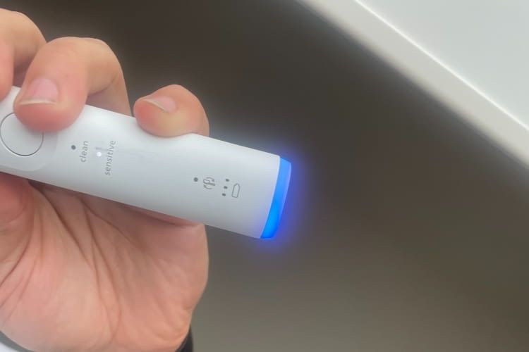 bei zu viel Druck leuchtet der Ring auf der Unterseite auf bei zu viel Druck leuchtet der Ring auf der Unterseite auf