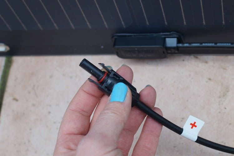 Zendure nutzt die gängigen MC4-Kabel, was wir positiv bewerten Zendure nutzt die gängigen MC4-Kabel, was wir positiv bewerten