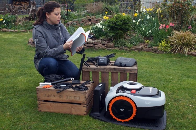 Für den Aufbau eines Mähroboter sind keine Vorkenntnisse nötig Für den Aufbau eines Mähroboter sind keine Vorkenntnisse nötig