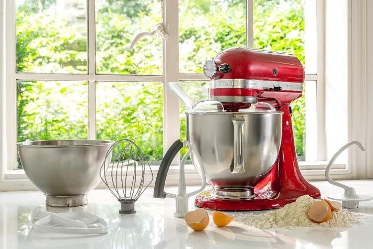Die Maschine von KitchenAid bietet viel Zubehör Die Maschine von KitchenAid bietet viel Zubehör