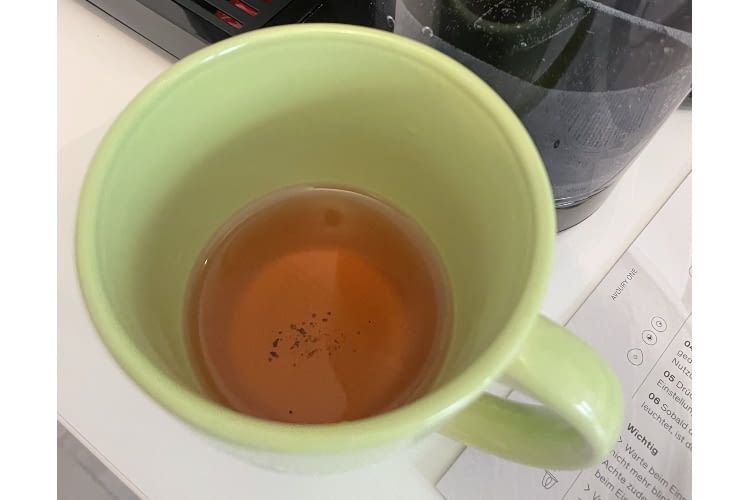 Vereinzelt landeten bei unserem Test Teepartikel in der Tasse Vereinzelt landeten bei unserem Test Teepartikel in der Tasse