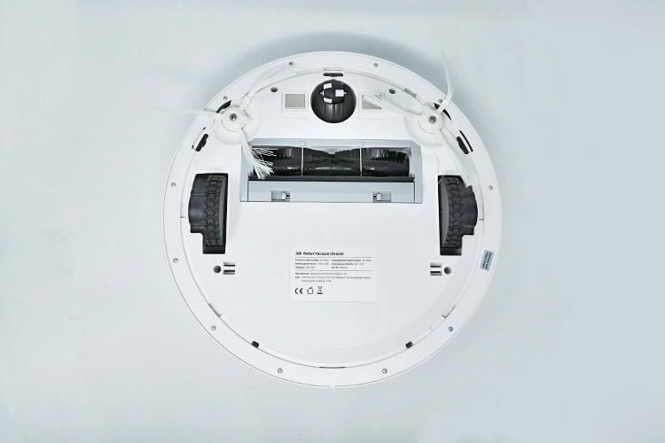 Im Gegensatz zu vielen anderen hat dieser Saugroboter zwei Seitenbürsten Im Gegensatz zu vielen anderen hat dieser Saugroboter zwei Seitenbürsten