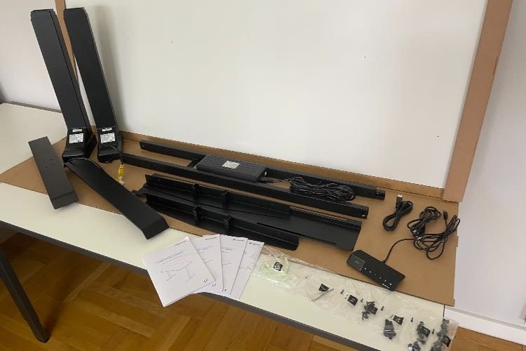 Der Lieferumfang des Desktopia Pro X Der Lieferumfang des Desktopia Pro X