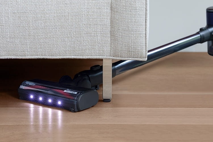 Der Tineco PURE ONE STATION reinigt sich selbst auf seiner Absaugstation Der Tineco PURE ONE STATION reinigt sich selbst auf seiner Absaugstation