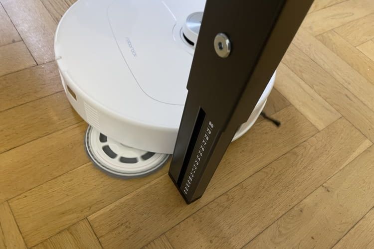 Der Roborock Qrevo Master im Test zeigte sehr gute Navigationsfähigkeiten und tadellose Hinderniserkennung Der Roborock Qrevo Master im Test zeigte sehr gute Navigationsfähigkeiten und tadellose Hinderniserkennung