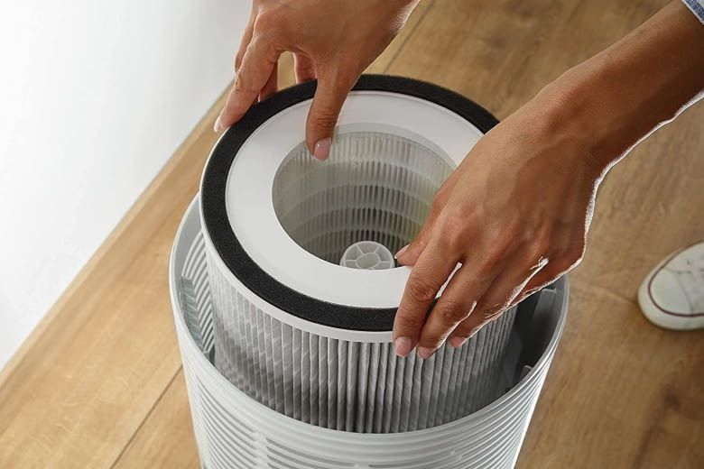Hier wurde vom Hersteller ein runder, statt ein flacher Filter verbaut Hier wurde vom Hersteller ein runder, statt ein flacher Filter verbaut