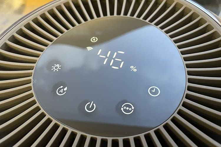 Der Philips Series 5000 Luftbefeuchter besitzt ein übersichtliches Display Der Philips Series 5000 Luftbefeuchter besitzt ein übersichtliches Display