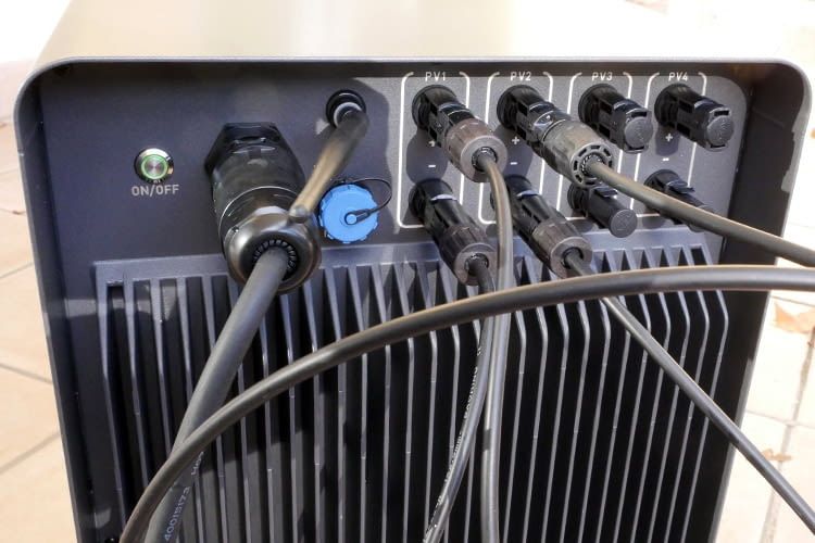 So sieht der fertig verkabelte Marstek Stromspeicher aus So sieht der fertig verkabelte Marstek Stromspeicher aus