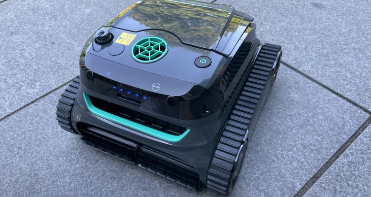 Der Wybot S2 verfügt über eine übersichtliche Benutzeroberfläche direkt am Roboter Der Wybot S2 verfügt über eine übersichtliche Benutzeroberfläche direkt am Roboter