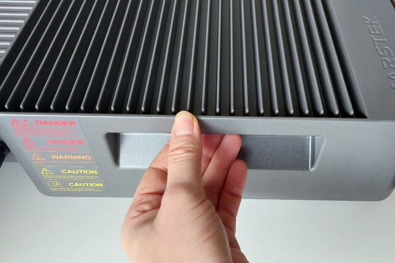 Griffmulden erleichtern den Transport der einzelnen Komponenten Griffmulden erleichtern den Transport der einzelnen Komponenten