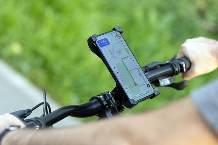 Mit der richtigen Halterung übersteht das Handy auch lange Touren Mit der richtigen Halterung übersteht das Handy auch lange Touren