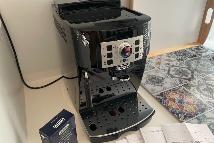 Trotz des vielen Plastiks macht der Kaffeevollautomat einen hochwertigen Eindruck Trotz des vielen Plastiks macht der Kaffeevollautomat einen hochwertigen Eindruck