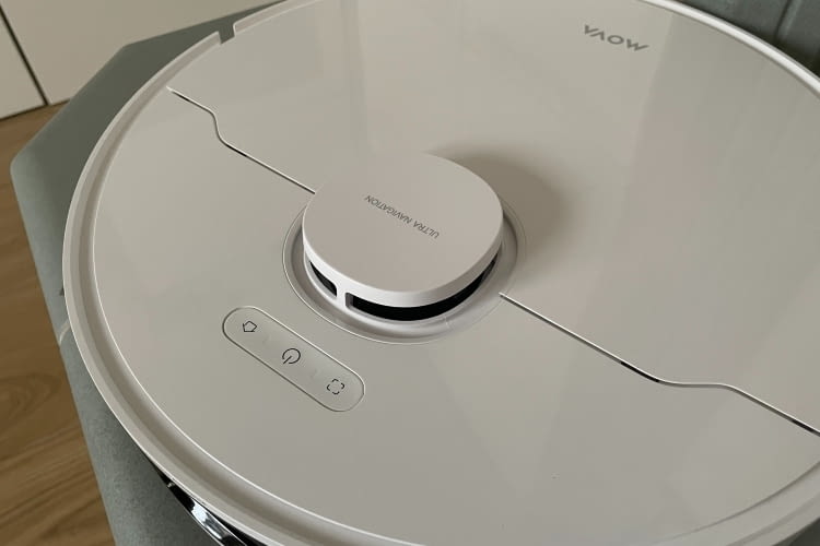 Laserturm, drei Bedienknöpfe und schlichtes Weiß: Beim Design setzt MOVA auf Altbekanntes Laserturm, drei Bedienknöpfe und schlichtes Weiß: Beim Design setzt MOVA auf Altbekanntes