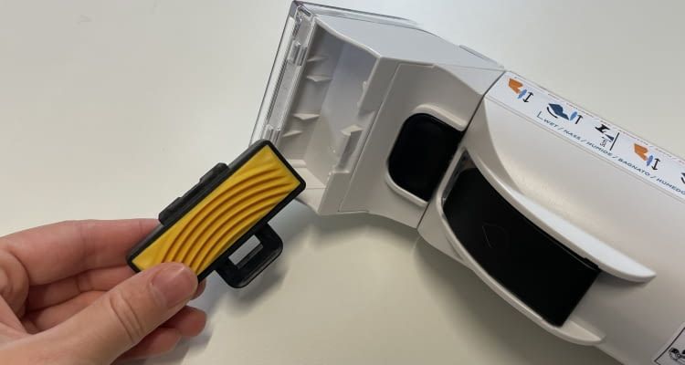 Mit dem Lamellenaufsatz können auch empfindliche Materialien gereinigt werden Mit dem Lamellenaufsatz können auch empfindliche Materialien gereinigt werden