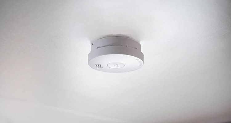 Auch dieses Modell verfügt über eine langlebige 10-Jahres Batterie Auch dieses Modell verfügt über eine langlebige 10-Jahres Batterie