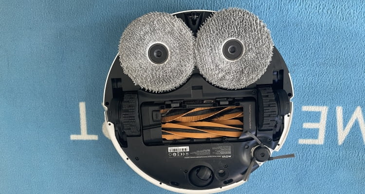 Nur wenig Haare blieben beim Mova V50 Ultra Complete Test hängen Nur wenig Haare blieben beim Mova V50 Ultra Complete Test hängen