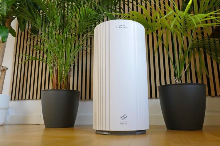 Unser neuer Luftreiniger-Testsieger: Der COWAY Airmega 350 sieht nicht nur gut aus, sondern überzeugt auch bei Benutzerfreundlichkeit und Reinigungsleistung. Unser neuer Luftreiniger-Testsieger: Der COWAY Airmega 350 sieht nicht nur gut aus, sondern überzeugt auch bei Benutzerfreundlichkeit und Reinigungsleistung.